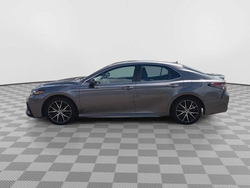 Used 2023 Toyota Camry SE FWD image 5