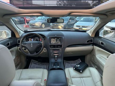Used 2018 Lincoln MKT AWD w/ Technology Package image 28
