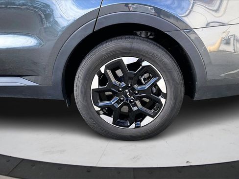 Used 2024 Kia Sorento S image 36