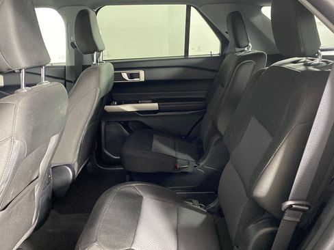 Used 2022 Ford Explorer XLT AWD/4WD image 18