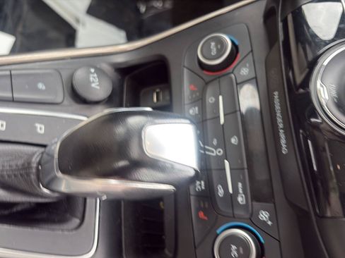 Used 2018 Ford Focus Titanium FWD image 23