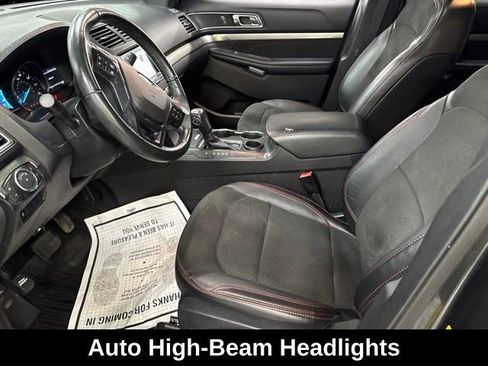 Used 2018 Ford Explorer XLT w/ Equipment Group 202A FWD image 18