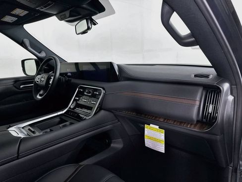 New 2026 Nissan Armada SL w/ Captain's Chari Seat Package AWD/4WD image 38