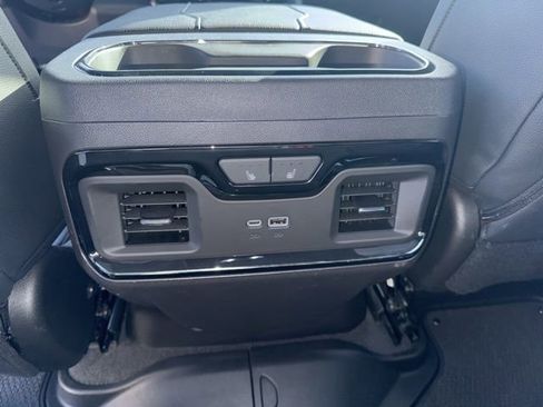 Used 2024 GMC Sierra 1500 AT4 w/ AT4 Preferred Package image 19