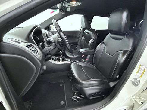 Used 2021 Jeep Compass Latitude AWD/4WD image 10