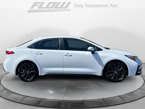 Used 2026 Toyota Corolla SE w/ SE Package FWD image 8