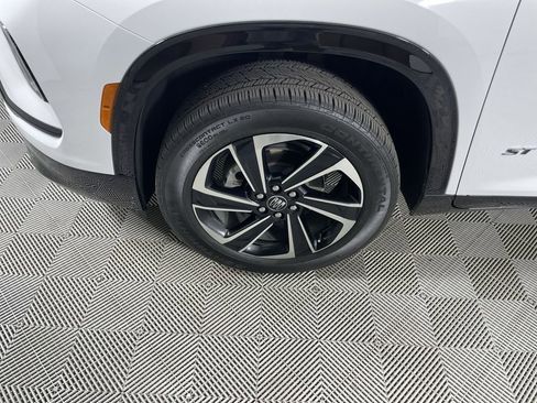 Used 2025 Buick Enclave Sport Touring image 32