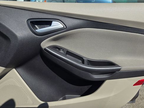 Used 2014 Ford Focus SE image 15