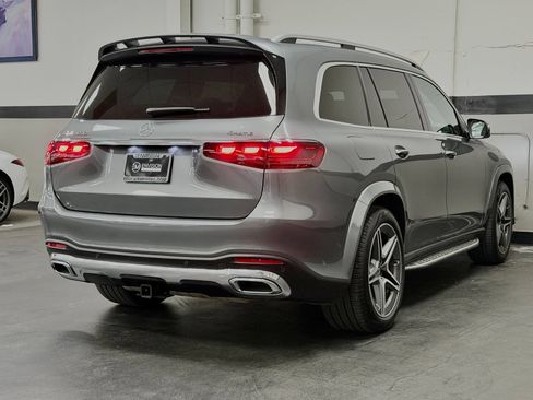 Used 2025 Mercedes-Benz GLS 450 4MATIC image 12