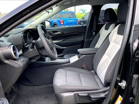 Used 2026 Chevrolet Trax LS FWD image 9