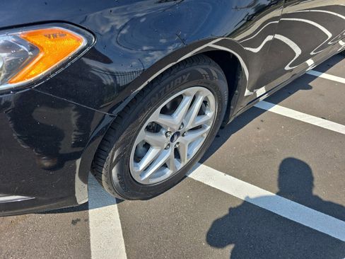 Used 2016 Ford Fusion SE image 11