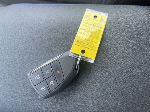Used 2025 Chevrolet Blazer EV RS image 32
