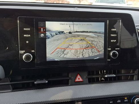Used 2023 Kia Sportage LX image 18