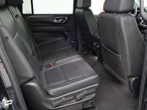 Used 2024 Chevrolet Suburban LT image 25