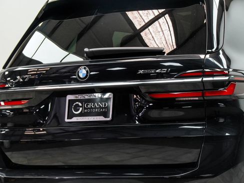 Used 2025 BMW X7 xDrive40i AWD/4WD image 13