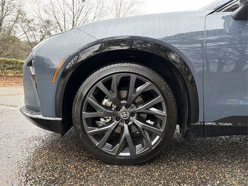 Used 2025 Toyota Crown Signia w/ Advanced Technology Package image 10