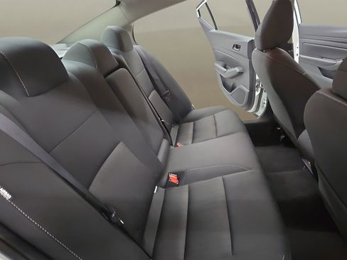 Used 2025 Nissan Altima 2.5 SV FWD image 18