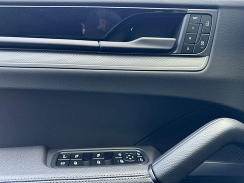 New 2026 Porsche Cayenne E-Hybrid image 12