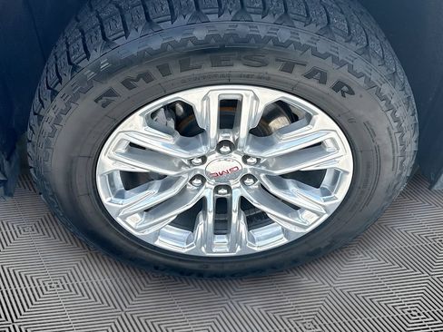 Used 2024 GMC Yukon SLT RWD image 34