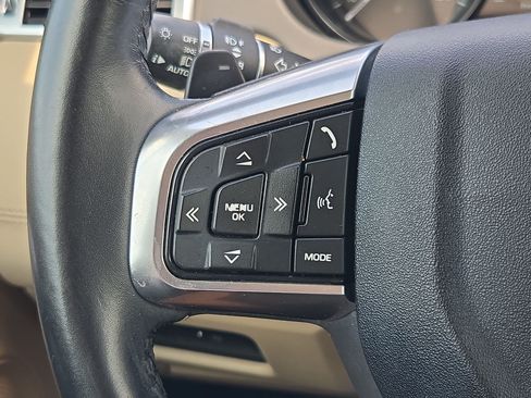 Used 2019 Land Rover Discovery Sport HSE AWD/4WD image 18