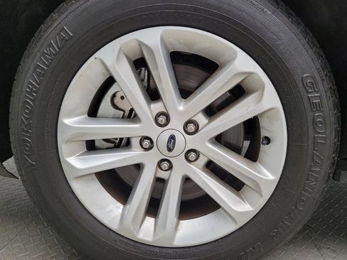 Used 2017 Ford Explorer XLT FWD image 31