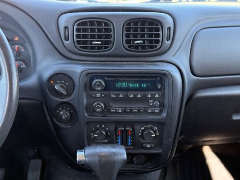 Used 2008 Chevrolet TrailBlazer LT w/ Sun And Sound Package image 16