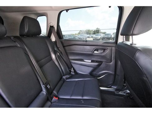Used 2024 Nissan Rogue SV w/ SV Premium Package FWD image 13