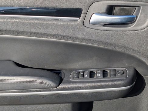 Used 2023 Chrysler 300 Touring w/ Sport Appearance Package image 23