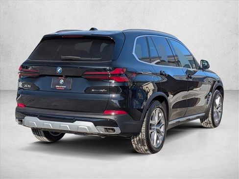 Used 2026 BMW X5 xDrive50e w/ Premium Package AWD/4WD image 2