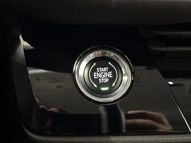 Used 2025 Buick Envision Sport Touring AWD/4WD image 16