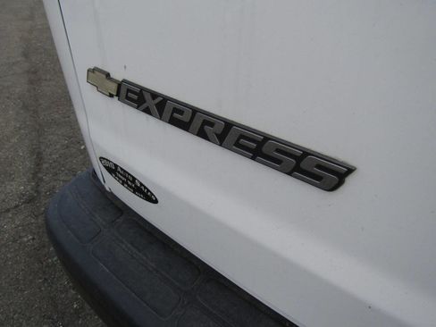 Used 2021 Chevrolet Express 2500 w/ Driver Convenience Package RWD image 29