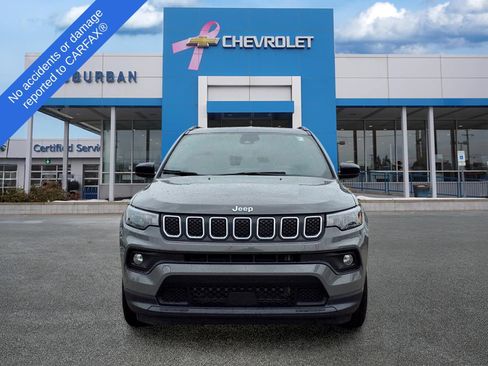 Used 2024 Jeep Compass Latitude AWD/4WD image 2