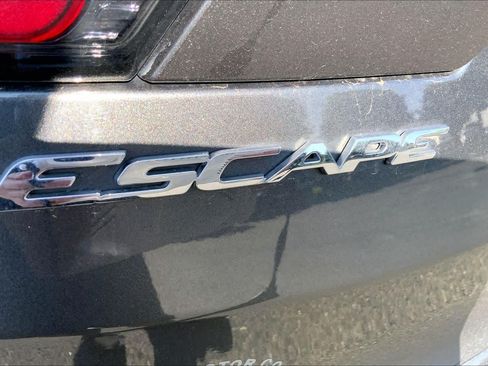 Used 2017 Ford Escape Titanium AWD/4WD image 31