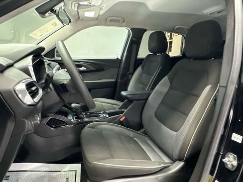 Used 2023 Chevrolet TrailBlazer LT FWD image 16