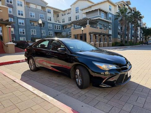 Used 2017 Toyota Camry SE FWD image 11