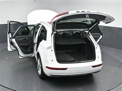 Used 2018 Audi Q5 Prestige w/ Prestige Package image 60