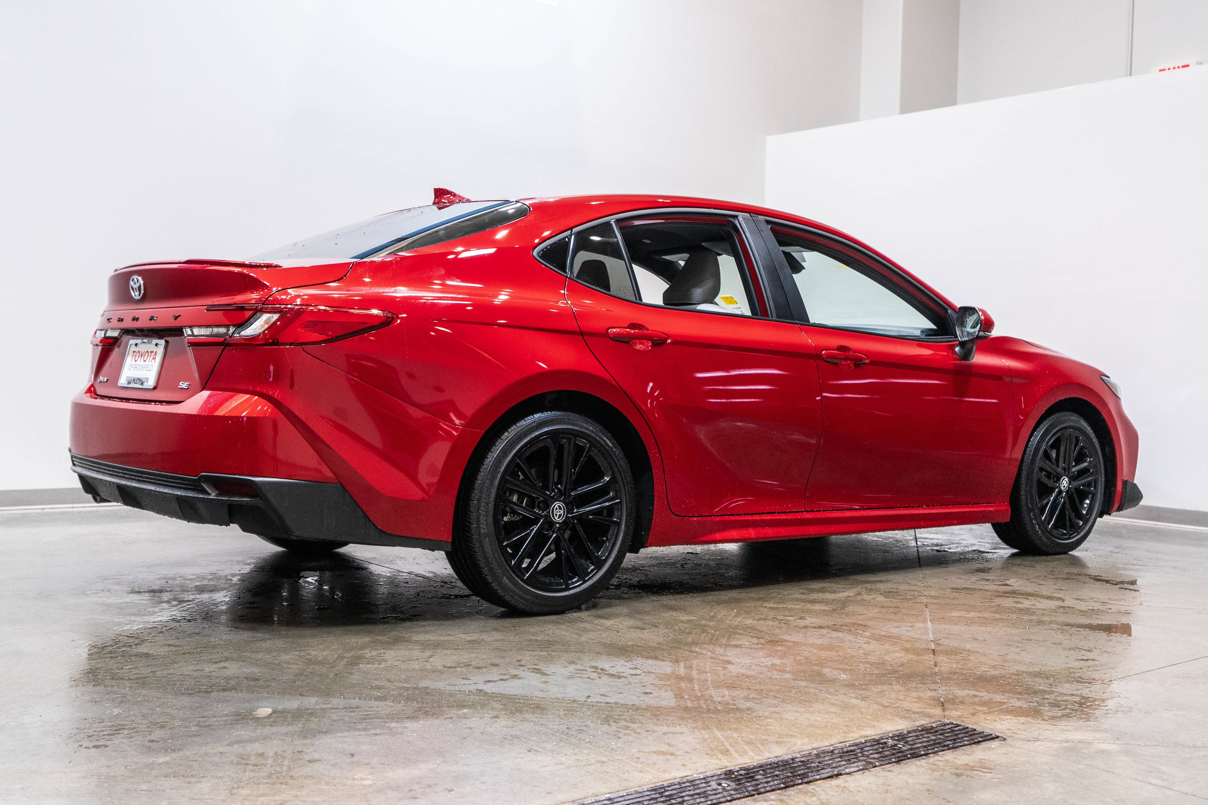 Certified 2025 Toyota Camry SE w/ Convenience Package FWD image 9