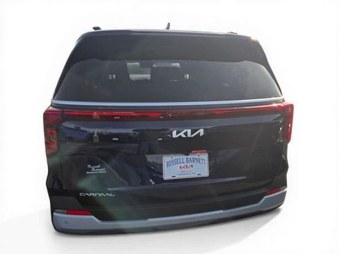 New 2026 Kia Carnival EX FWD image 21