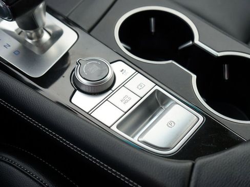 Used 2022 Genesis G70 2.0T image 17