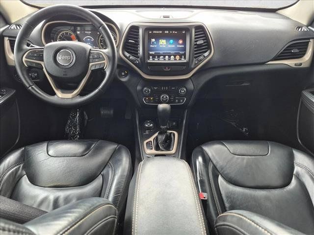 Used 2017 Jeep Cherokee High Altitude AWD/4WD image 25