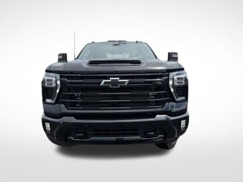 Used 2024 Chevrolet Silverado 2500 LTZ w/ LTZ Plus Package AWD/4WD image 2
