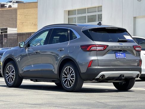 Certified 2023 Ford Escape SE w/ PHEV Premium Package FWD image 5