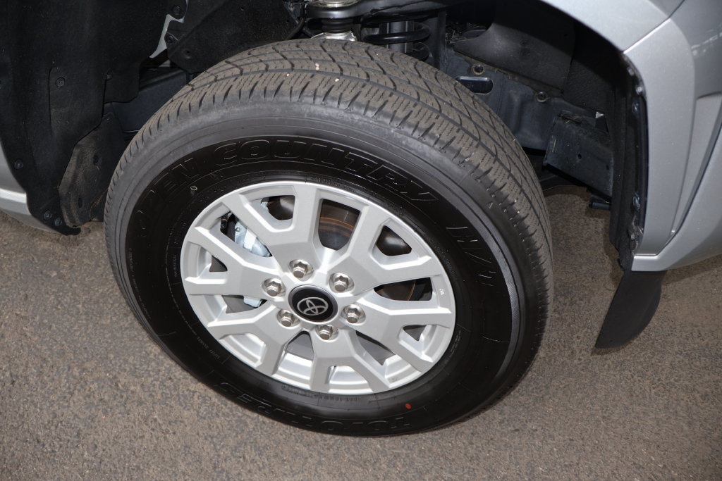Certified 2025 Toyota Tacoma SR5 AWD/4WD image 60