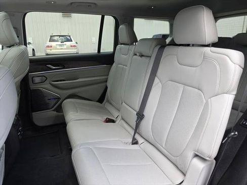Certified 2021 Jeep Grand Cherokee L Overland AWD/4WD image 18