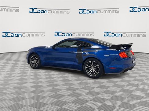Used 2017 Ford Mustang Coupe image 6