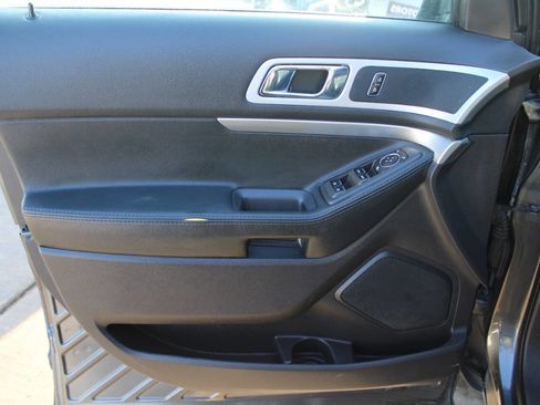Used 2015 Ford Explorer XLT w/ Equipment Group 202B image 13