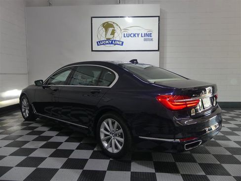Used 2017 BMW 740i xDrive AWD/4WD image 11
