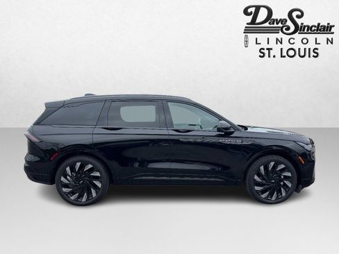 Certified 2025 Lincoln Nautilus Reserve AWD/4WD image 2
