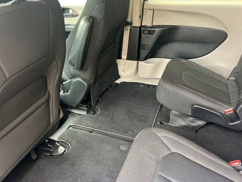 Used 2023 Chrysler Voyager LX FWD image 16