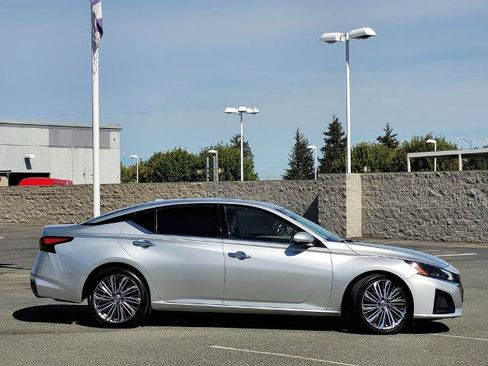 Used 2023 Nissan Altima 2.5 SL FWD image 3